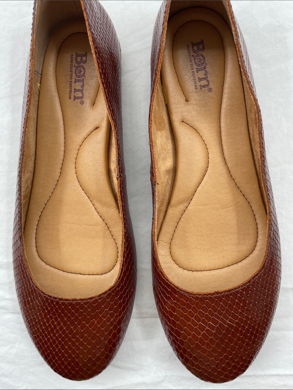 NEW! Born Hand Crafted Leather Dark Burgundy Textured Ballet Flats. 9M. - Picture 5 of 10